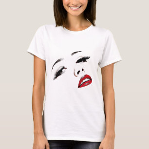T-shirt Yeux foncés Lèvres rouges Les femmes face maquilla