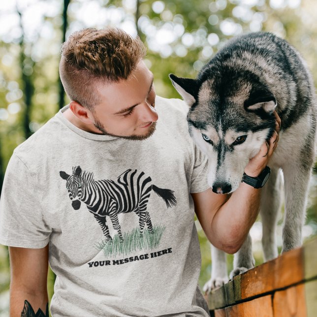T-shirt Zebra in the Grass Illustration réaliste (Créateur téléchargé)