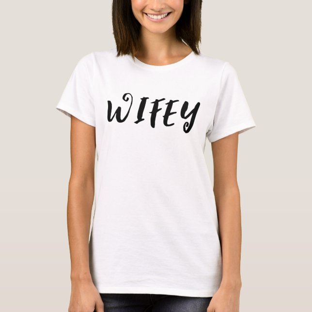 T-SHIRTS SCRIPT NOIR ÉLÉGANT WIFEY WIFE WIFE (Devant)