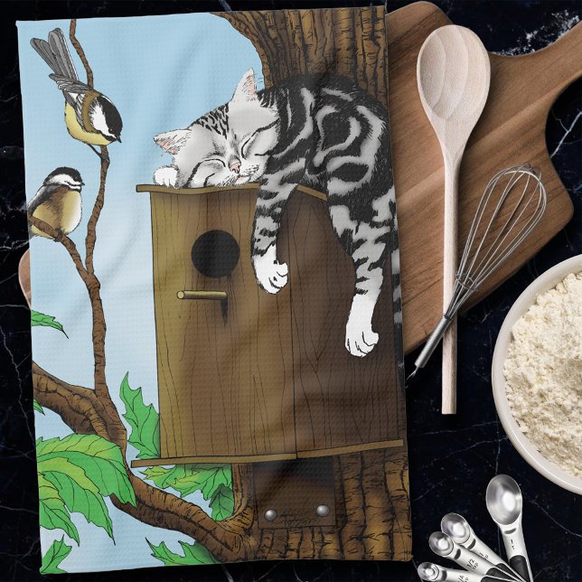 Tabby Cat Napping Birdhouse Geschirrtuch (Von Creator hochgeladen)
