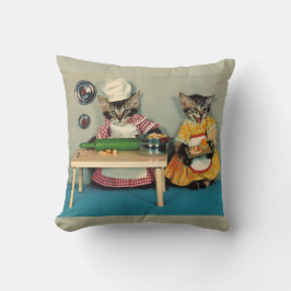 Tabby Kitten Koch und Tabby Kitten Assistentin Kissen