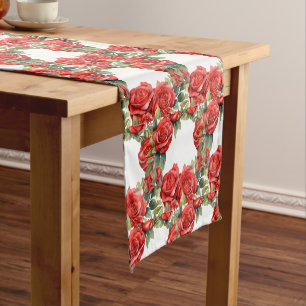 Table Court Couronnes de roses rouges élégantes chemin de tabl