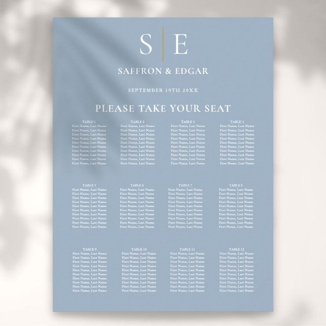 Tableau de placement de mariage à monogramme bleu  (Dusty Blue And Gold Monogram Wedding Seating Chart)