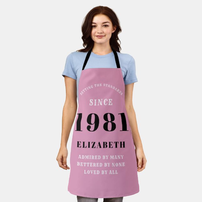 Tablier 40e anniversaire 1981 Dame noire rose (Porté)