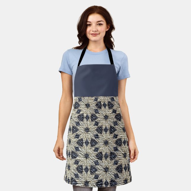 Tablier Boho Daisy bleu motif burlap (Porté)