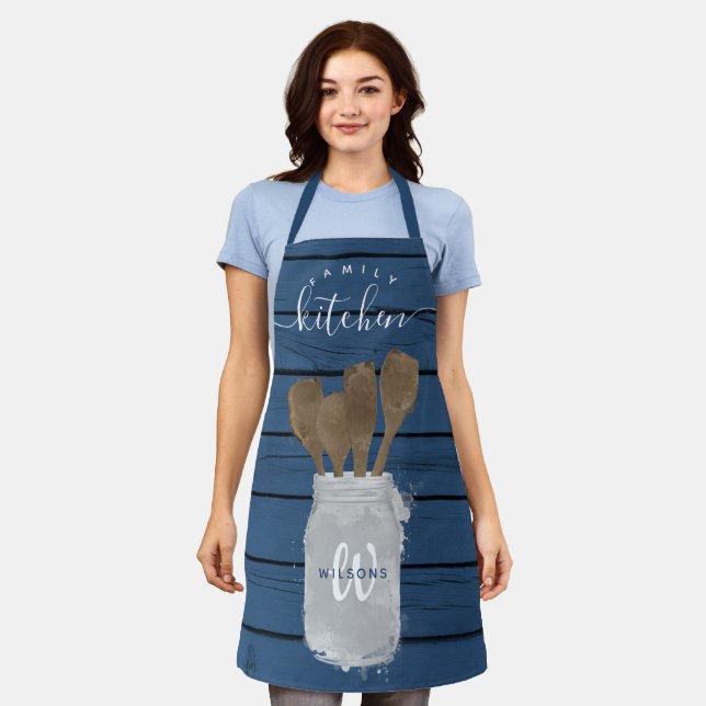 Tablier Cuillère en bois bleu rustique pour la cuisine fam (Porté)