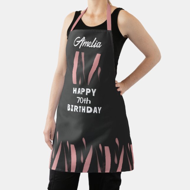 Tablier Elégante couleur rose noire 70e Joyeux anniversair (Insitu)