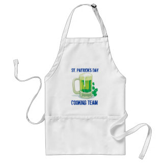 Tablier Équipe de boisson de St. Patricks personnalisable