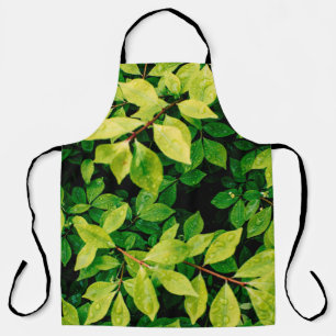 Tablier feuilles verts frais ont l'air belle et très natur