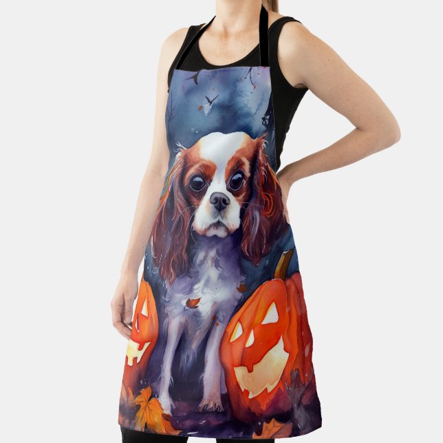 Tablier Halloween Cavalier King Charles Citrouille espagno (Insitu)