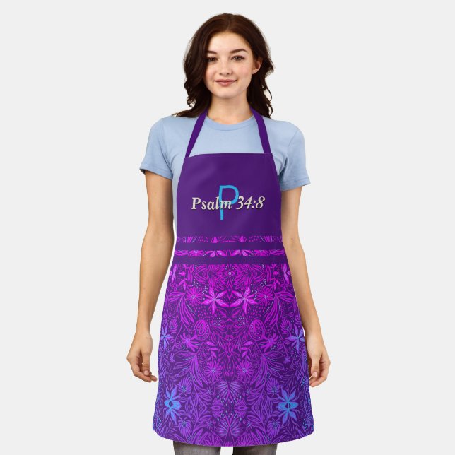 Tablier Joli | Floral pourpre | Monogramme personnalisé (Porté)