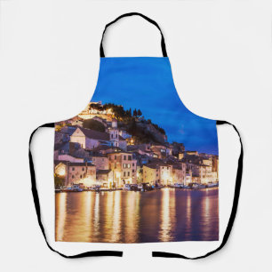 Tablier La ville croate de Sibenik la nuit.
