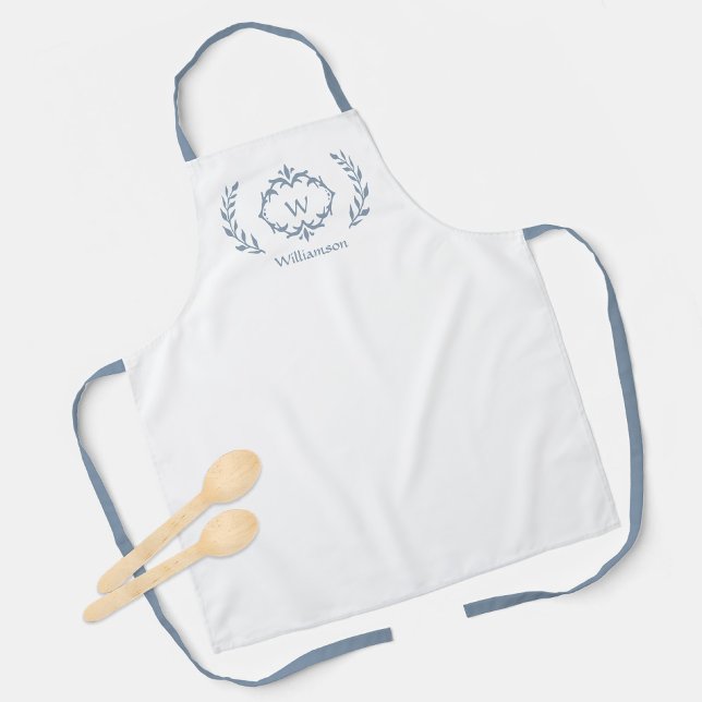 Tablier Logo de crête monogramme sur mesure Dusty Blue (Dusty Blue Elegant Custom Monogrammed Crest Logo Apron)