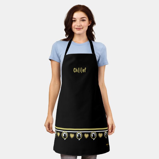 Tablier Love Cat Apron par la poète Adiela Akoo (Porté)