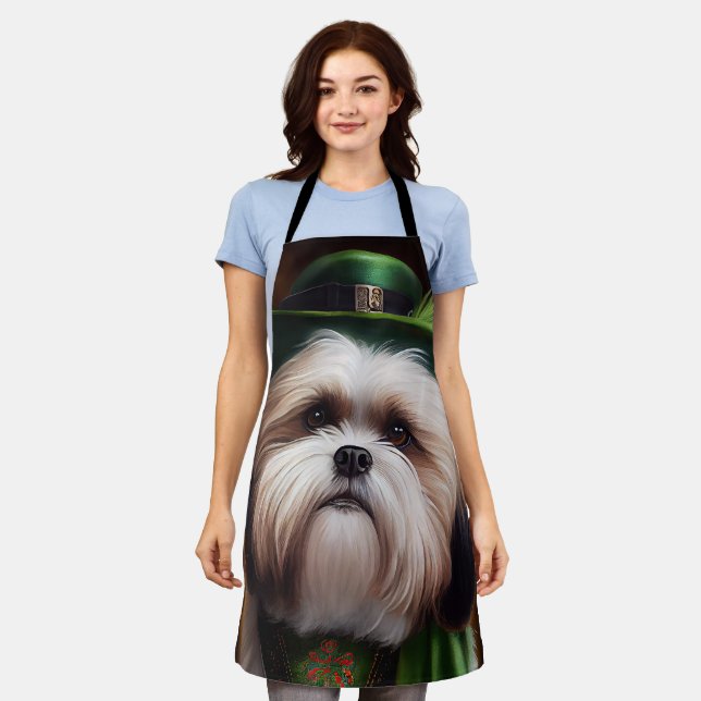 Tablier Malti Tzu Chien en Robe de la Saint Patrick (Porté)