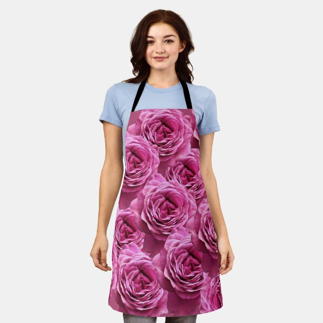 Tablier Motifs rose roses et violets (Porté)