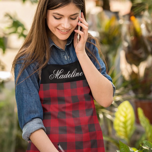 Tablier Nom personnalisé Rustic Red Buffalo Plaid (Customize to change text size or text style.)