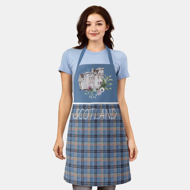 Tablier Plaid bleu avec Scotland Castle (Porté)