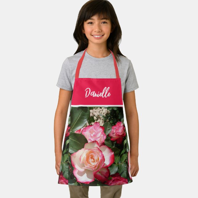 Tablier Rouge Floral et Roses Blanches Rose Kids Kitchen (Insitu)