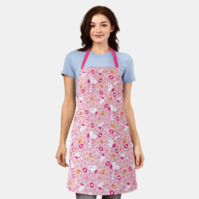Tablier Snoopy & Woodstock Motif Coeurs roses (Porté)