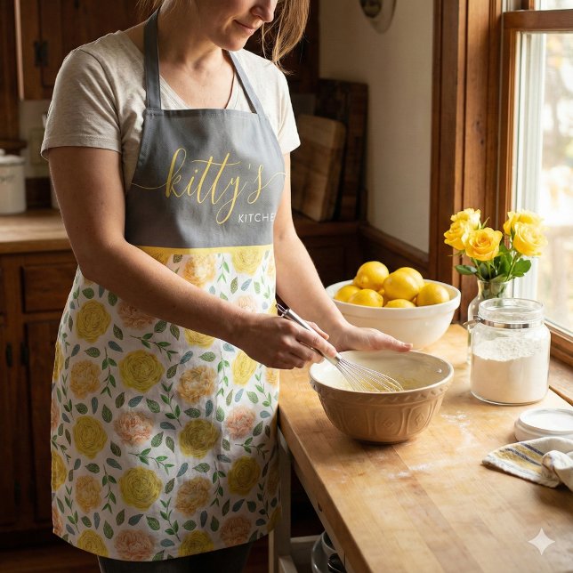 Tablier Tabard à impression intégrale de rose jaune et pêc (This beautiful floral personalized apron would make a great bridal shower or birthday gift! )