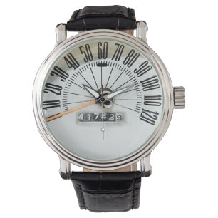 Tachometer eines klassischen Autos von 1964 Armbanduhr