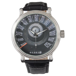 Tachometer eines klassischen Autos von 1967 Armbanduhr
