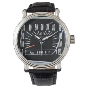 Tachometer eines klassischen Autos von 1968 Armbanduhr