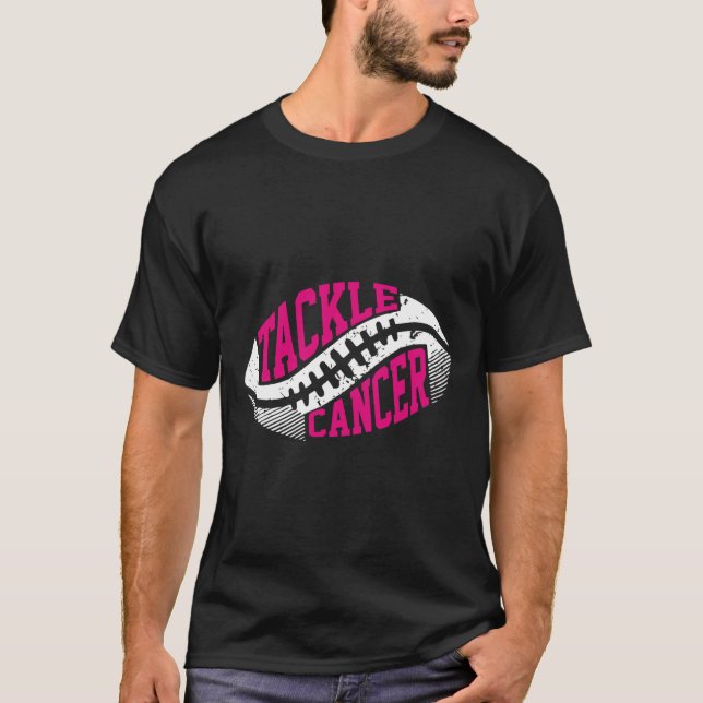 Tackle Football Ball Pink Ribbon Brustkrebs Awa T-Shirt (Vorderseite)