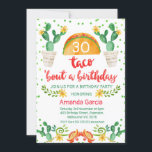 Taco Bout Ein Party Fiesta 30. Geburtstag Einladun Einladung<br><div class="desc">Taco Bout Ein Party Fiesta 30. Geburtstag Einladung farbenfrohe Fiesta oder Taco über ein Baby, Baby-Dusche Einladung mit einem Taco, Kakteen Töpfen und mexikanischen Stil Blume auf einem weißen Hintergrund. Ich habe auch ein paar grüne Konfetti an den Rändern des Designs hinzugefügt. Die Rückseite der Einladung ist mit grünen, roten,...</div>