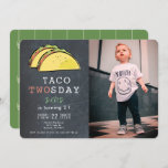 Taco Twosday Tuesday Chalkboard Foto 2nd Birthday Einladung<br><div class="desc">This Simple and modern " taco twosday " mexican themed 2nd / Second birthday party party date feys foto and a chalkboard background with a pair tacos with simple and bold letterings. Not only for kids but to adults as well. Die Reverse side feature hat moss background with white arrow...</div>