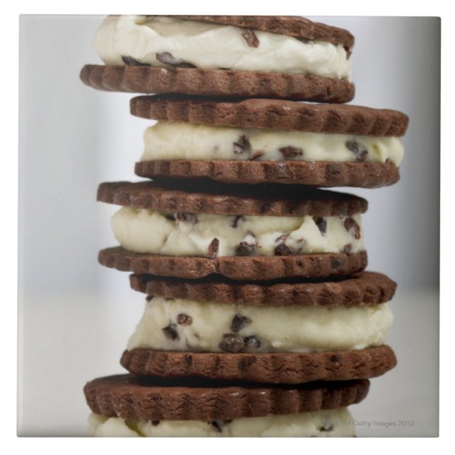 tadellose Kakaospitzen-Eiscreme mit Fliese (Vorderseite)