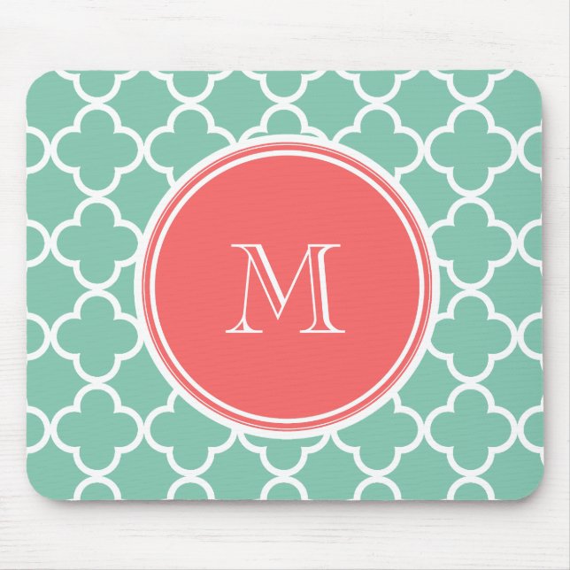 Tadelloses grünes Quatrefoil Muster, korallenrotes Mousepad (Vorne)