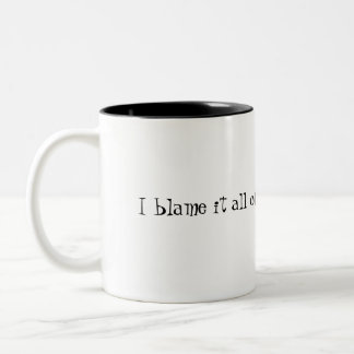 Tadeln Sie es auf einem historischen Ereignis Zweifarbige Tasse