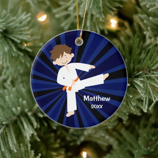 Taekwondo Karate Orange Belt Boy Personalisiert Keramikornament (Baum)
