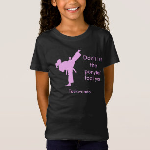 Taekwondo-Mädchen lassen den Pferdeschwanz Sie T-Shirt