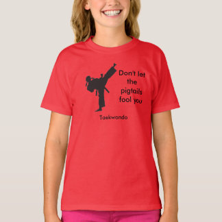 Taekwondo-Mädchen-T-Shirt lassen die Zöpfe Sie T-Shirt