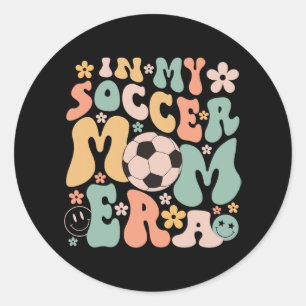 Tag in meiner Fußball-Mama Ära Fußball Mama Leben Runder Aufkleber