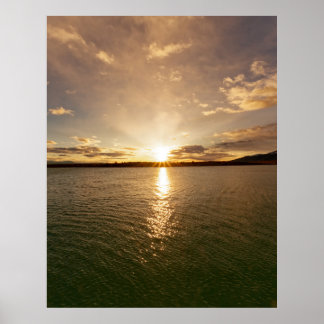 Tagesanbruch am Lago Argentino in Patagonien Poster