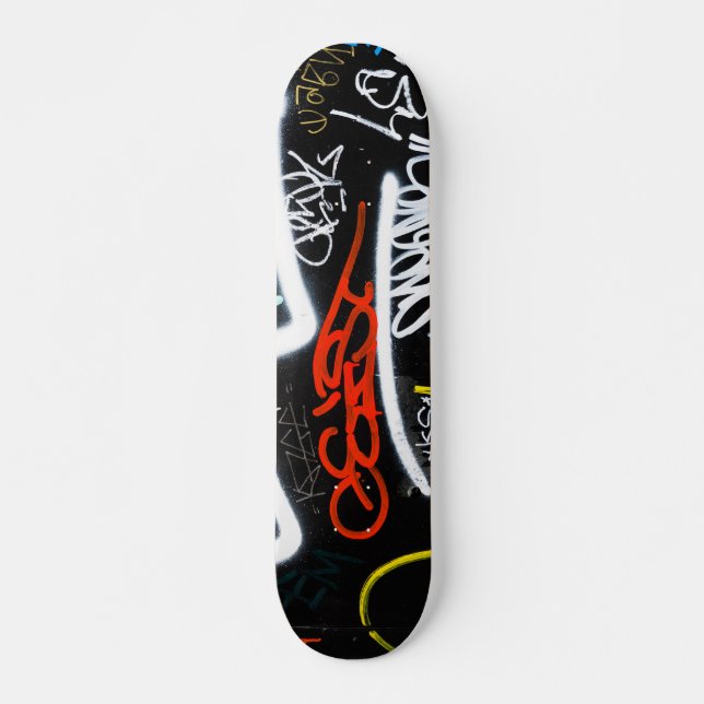 tagged skateboard (Vorne)