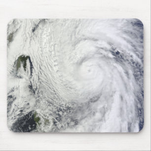 Taifun Chaba in der philippinischen See Mousepad
