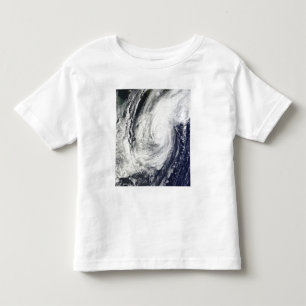 Taifun Chaba über den Ryukyu Inseln, Japan Kleinkind T-shirt