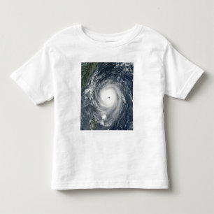 Taifun Longwang, das Taiwan sich nähert Kleinkind T-shirt