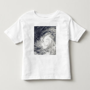 Taifun Lupit über dem Western pazifischen Ozean Kleinkind T-shirt