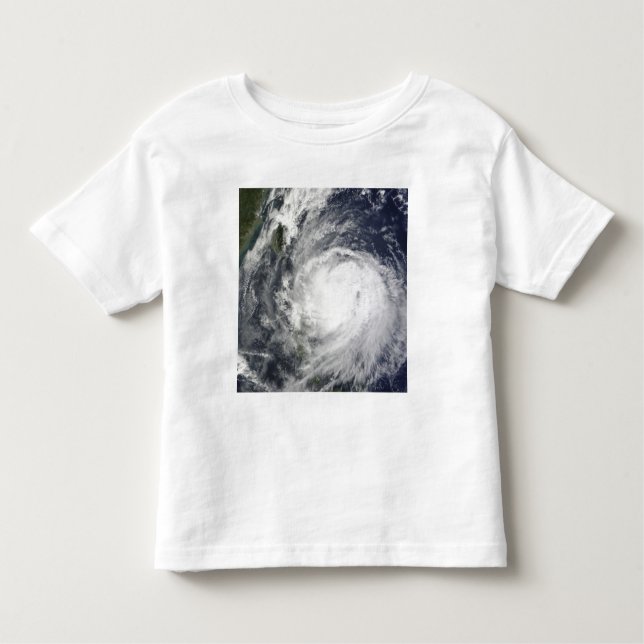 Taifun Lupit vor den Philippinen Kleinkind T-shirt (Vorderseite)