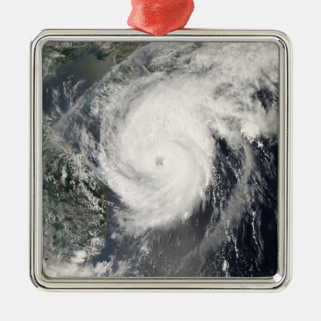 Taifun Neoguri nähert sich China 2 Ornament Aus Metall (Vorne)