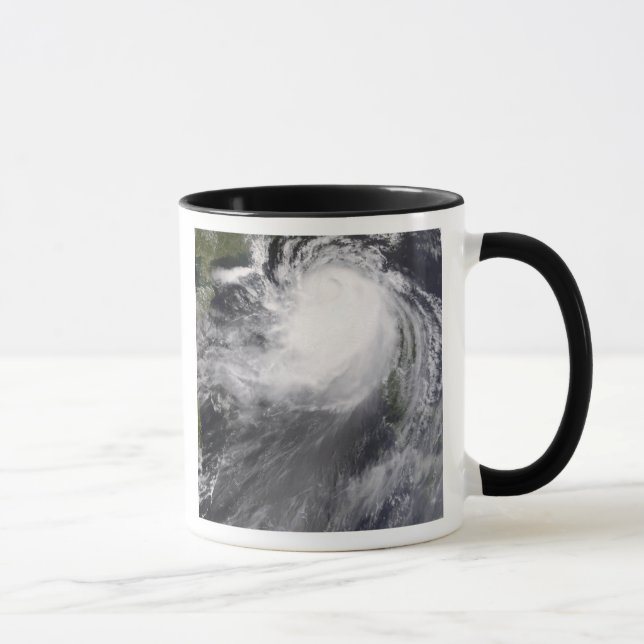 Taifun Nuri nähert sich der China Tasse (Rechts)