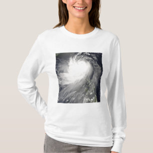 Taifun Nuri über den philippinischen Inseln T-Shirt