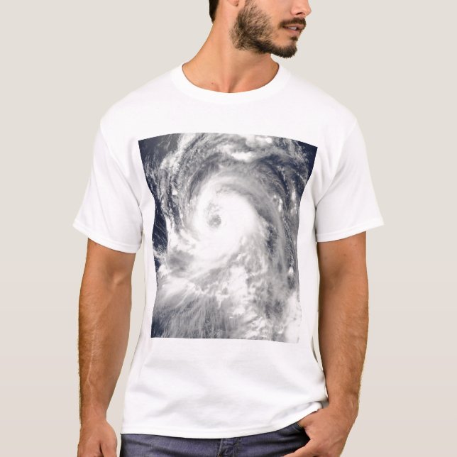 Taifun Tingting über der Insel Nord-Mariana T-Shirt (Vorderseite)
