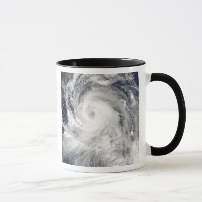 Taifun Tingting über der Insel Nord-Mariana Tasse (Rechts)